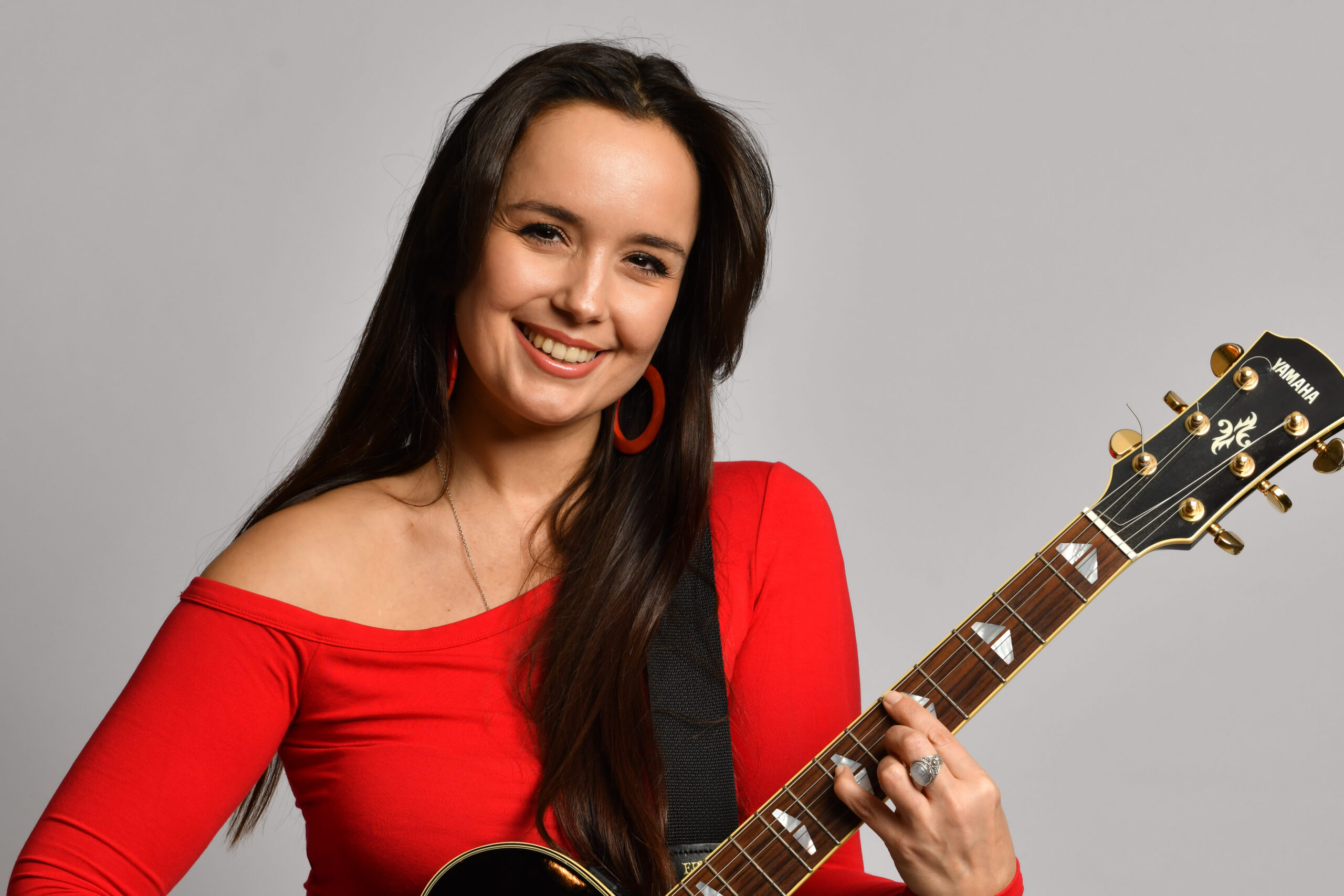 Erna Sängerin Guitarristin